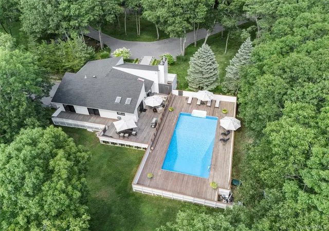 Single family home for sale at 98 Old Farm Rd, Southampton, NY 11962 | MLS# 1032391
