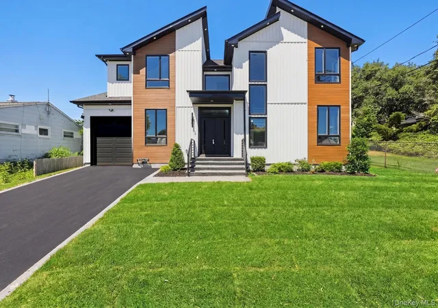 Photo 1 of Single family home for sale at 17 Gerhard Rd, Oyster Bay, NY 11803 | MLS# 1032399 | Listing updated on 2026-08-23