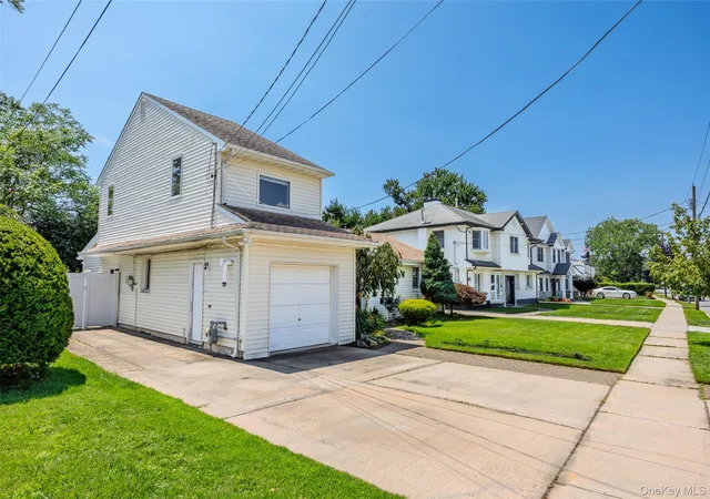 Photo 4 of Single family home for sale at 79 Spruce Ln, Hempstead, NY 11581 | MLS# 1032418 | Listing updated on 2026-10-04