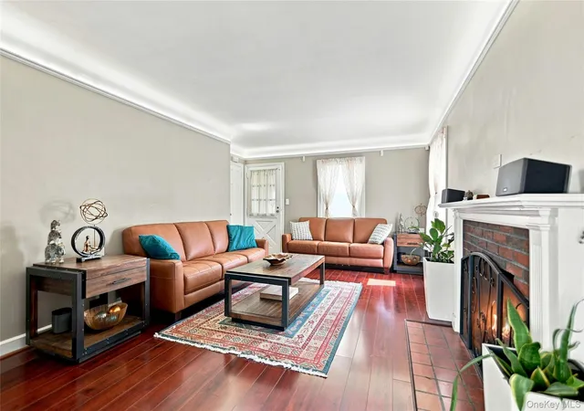 4th image of 148 Canterbury Rd, North Hempstead, NY 11596 | MLS# 1032426