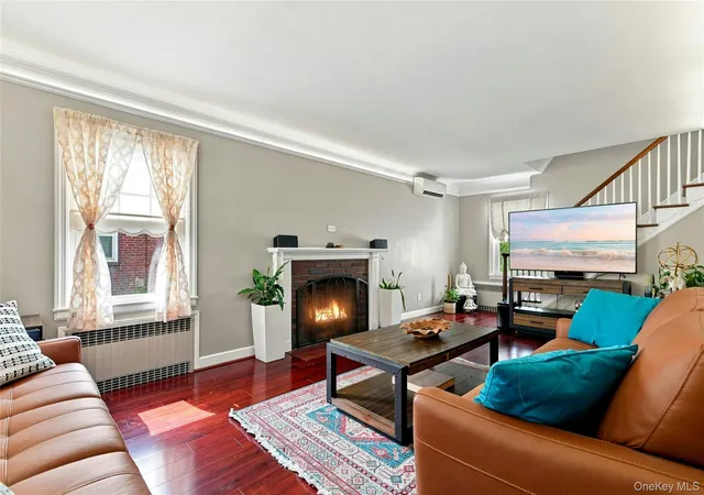 5th image of 148 Canterbury Rd, North Hempstead, NY 11596 | MLS# 1032426