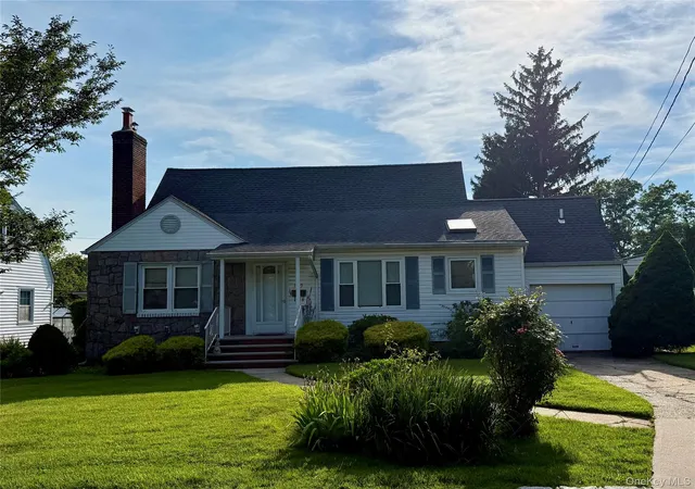 Photo 1 of Single family home for sale at 129 Greenway W, North Hempstead, NY 11040 | MLS# 1032432 | Listing updated on 2026-08-06