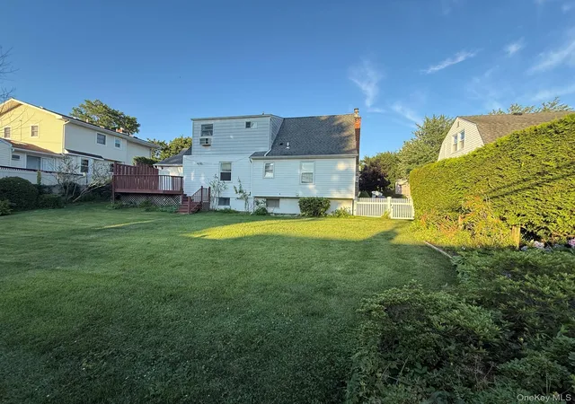 Photo 2 of Single family home for sale at 129 Greenway W, North Hempstead, NY 11040 | MLS# 1032432 | Listing updated on 2026-08-06