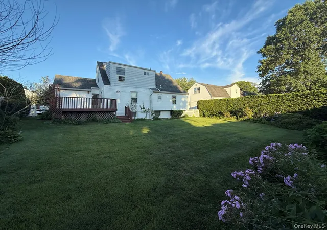 Photo 3 of Single family home for sale at 129 Greenway W, North Hempstead, NY 11040 | MLS# 1032432 | Listing updated on 2026-08-06