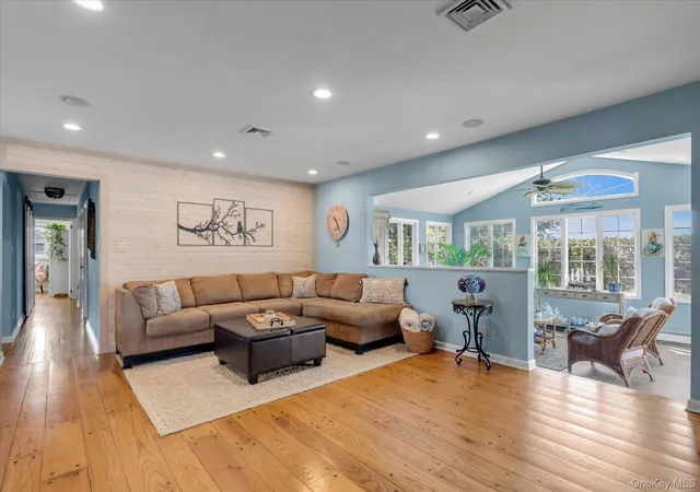 Photo 3 of Single family home for sale at 6 Montgomery Ln, Islip, NY 11706 | MLS# 1032442 | Listing updated on 2026-08-23
