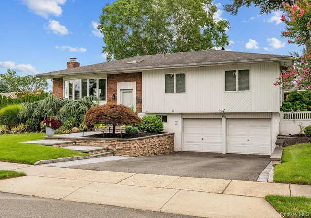 Photo 2 of Sale Pending at 1 Cortland Ave, Oyster Bay, NY 11753 | MLS# 1032453 | Listing updated on 2026-10-06