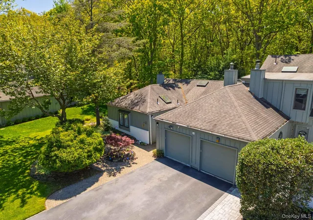 Photo 3 of Sale Pending at 35 Timberline Cir, Brookhaven, NY 11777 | MLS# 1032464 | Listing updated on 2026-08-31