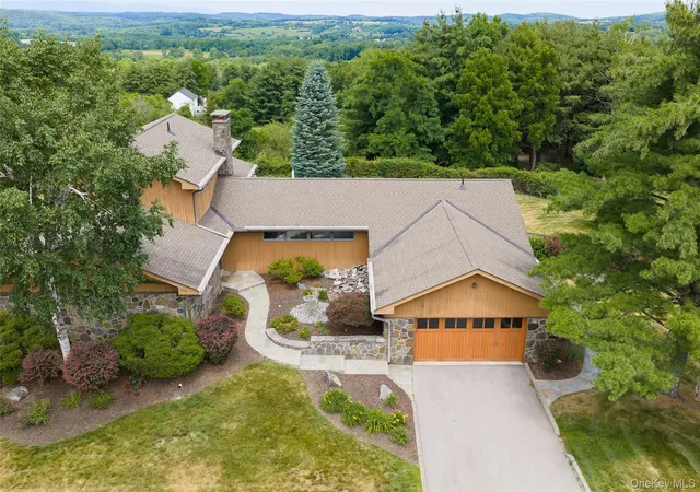 Photo 3 of Single family home for sale at 11 Potters Ln, Beekman, NY 12540 | MLS# 1032477 | Listing updated on 2026-08-25