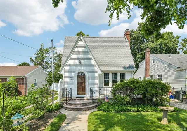 Photo 2 of Sale Pending at 781 Grand Ter Ave, Hempstead, NY 11510 | MLS# 1032478 | Listing updated on 2026-08-26