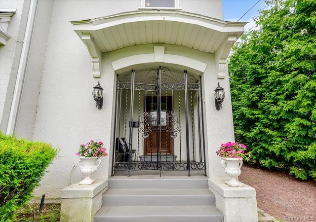 Photo 1 of Single family home for sale at 119 Pine St, Hempstead, NY 11598 | MLS# 1032495 | Listing updated on 2026-08-26