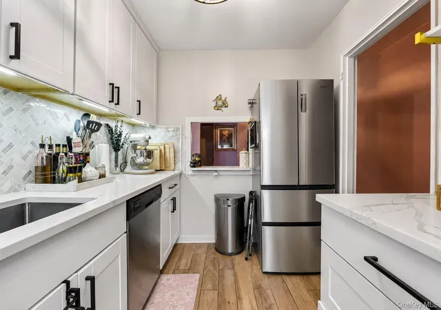 Condo for sale at 251-24 71st Avenue #87A, New York, NY 11426 | MLS# 1032519