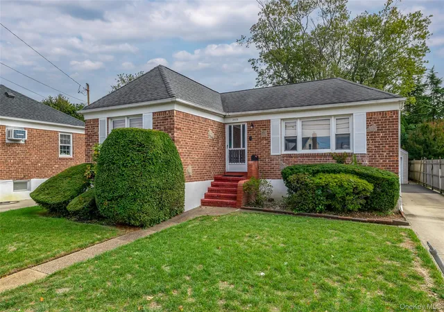 Photo 1 of Single family home for sale at 2975 Oceanside Rd, Hempstead, NY 11572 | MLS# 1032534 | Listing updated on 2026-07-31