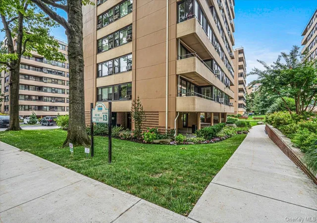 Photo 2 of Condo for sale at 162 10 Powells Cvs Blvd #7D, New York, NY 11357 | MLS# 1032551 | Listing updated on 2026-07-31