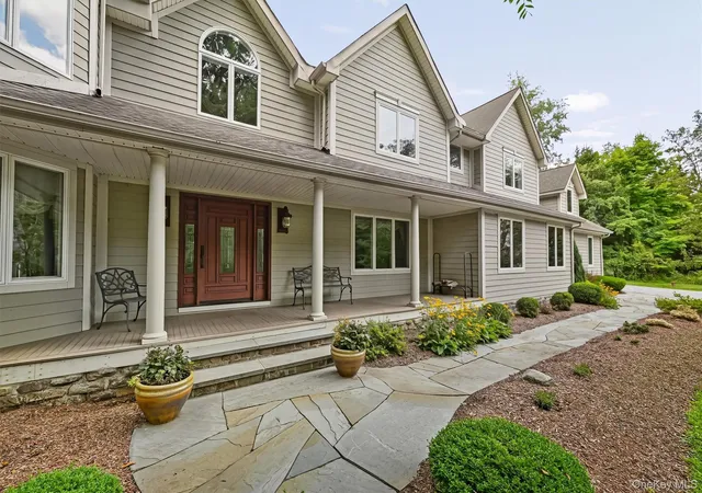 Photo 3 of Single family home for sale at 7 Greenfield Dr, Warwick (town), NY 10990 | MLS# 1032555 | Listing updated on 2026-09-15
