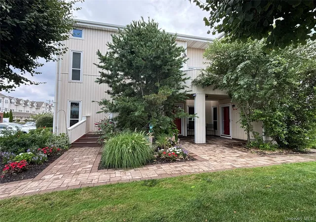 1st image of 31 Anchor St #U, Hempstead, NY 11520 | MLS# 1032566
