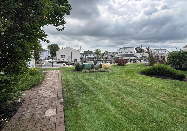 2nd image of 31 Anchor St, Hempstead, NY 11520