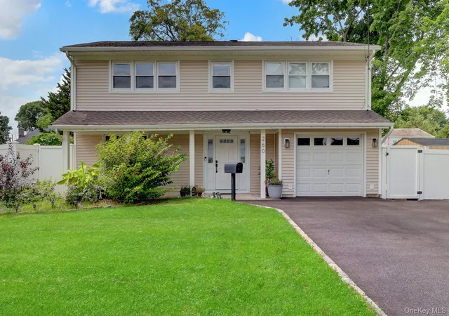 Photo 1 of Sale Pending at 260 W 12th Street, Babylon, NY 11729 | MLS# 1032571 | Listing updated on 2026-10-08