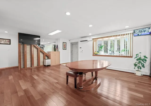 Photo 3 of House for sale at 40-08 214th Place, New York, NY 11361 | MLS# 1032577 | Listing updated on 2026-09-05
