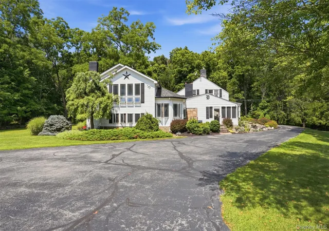 Photo 4 of Sale Pending at 232 Tally Ho Rd, Mount Hope, NY 10940 | MLS# 1032582 | Listing updated on 2026-09-01