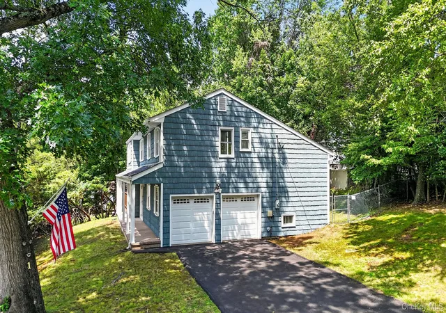 Photo 3 of Single family home for sale at 1 Gates Pl, Orangetown, NY 10983 | MLS# 1032583 | Listing updated on 2026-09-14