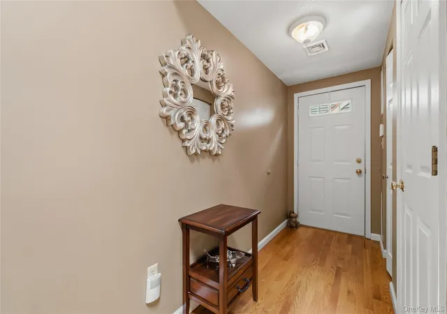 Photo 3 of Sale Pending at 4001 Hickory Ct, Peekskill, NY 10566 | MLS# 1032590 | Listing updated on 2026-09-22
