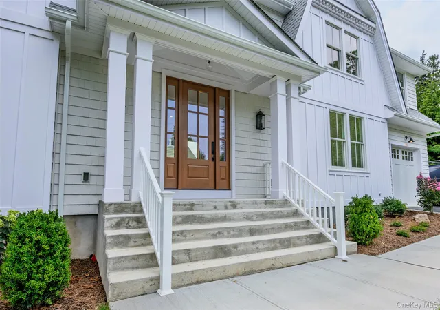Photo 2 of Sale Pending at 28 Alsace Pl, Huntington, NY 11768 | MLS# 1032611 | Listing updated on 2026-08-15