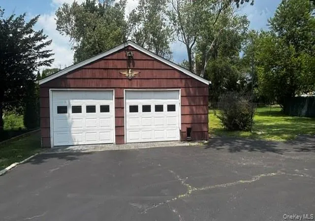 Photo 2 of Single family home for sale at 59 Farmers Ave, Babylon, NY 11757 | MLS# 1032633 | Listing updated on 2026-09-28