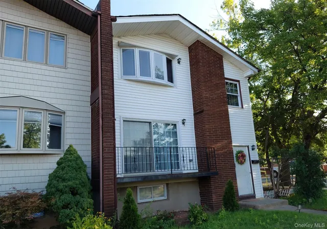 Photo 1 of Single family home for sale at 271 Leverett Ave, New York, NY 10308 | MLS# 1032645 | Listing updated on 2026-07-31