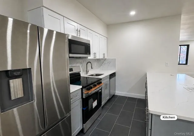 Photo 3 of Single family home for sale at 2942 Lurting Ave, New York, NY 10469 | MLS# 1032653 | Listing updated on 2026-09-29