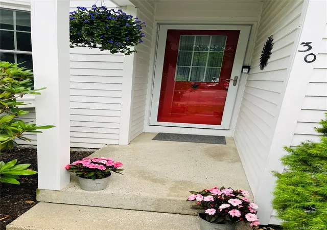 2nd image of 30 Briar Ct, Lewisboro, NY 10518 | MLS# 1032671