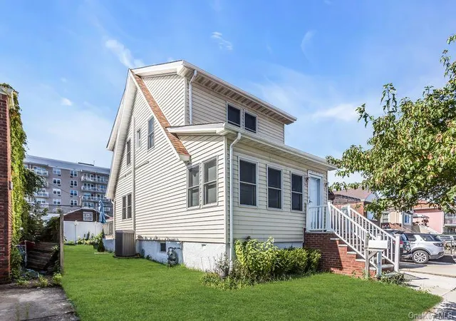 Photo 2 of Single family home for sale at 548 E Broadway, Long Beach, NY 11561 | MLS# 1032691 | Listing updated on 2026-08-31