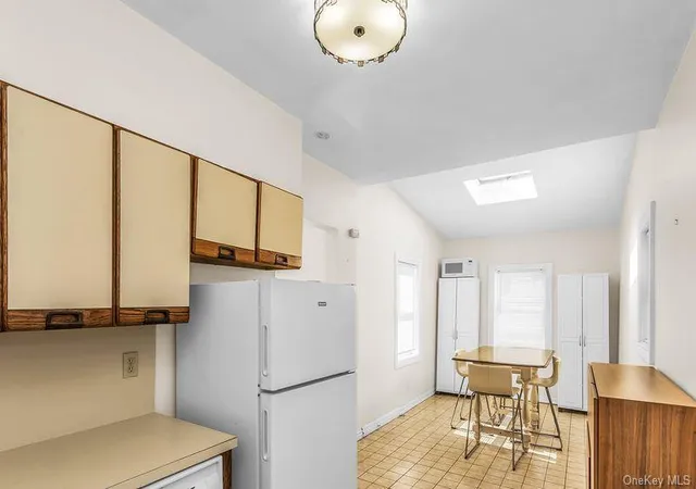 Photo 3 of Single family home for sale at 548 E Broadway, Long Beach, NY 11561 | MLS# 1032691 | Listing updated on 2026-09-06