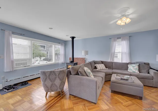 Photo 4 of Sale Pending at 342 E Walnut St, Long Beach, NY 11561 | MLS# 1032710 | Listing updated on 2026-09-12