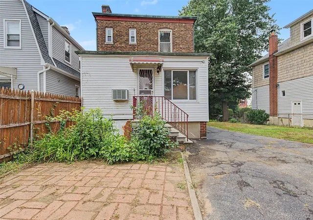 Photo 3 of Single family home for sale at 1085 Sackett Ave, New York, NY 10461 | MLS# 1032712 | Listing updated on 2026-09-13