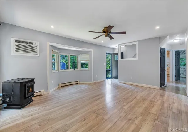 Photo 4 of Single family home for sale at 14 Seaside Ave, Brookhaven, NY 11789 | MLS# 1032717 | Listing updated on 2026-09-20