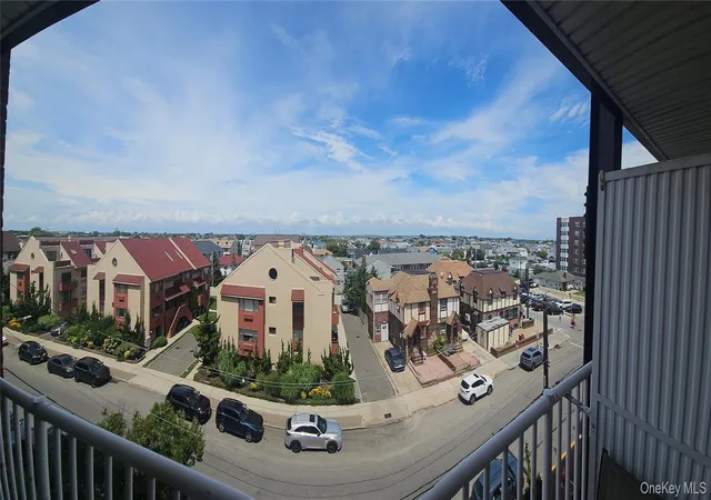 Photo 3 of Condo for sale at 666 Shore #4J, Long Beach, NY 11561 | MLS# 1032729 | Listing updated on 2026-09-04