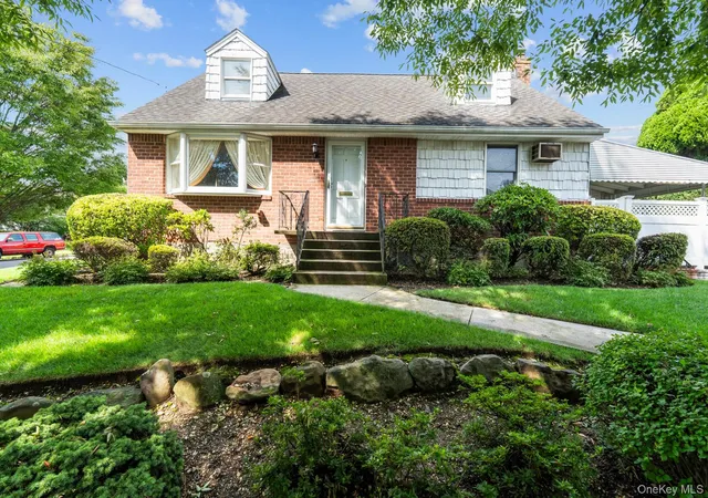 1st image of 18 Lynton Rd, North Hempstead, NY 11507 | MLS# 1032744