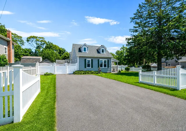 Photo 1 of Sale Pending at 89 Avery Ave, Brookhaven, NY 11772 | MLS# 1032747 | Listing updated on 2026-09-04