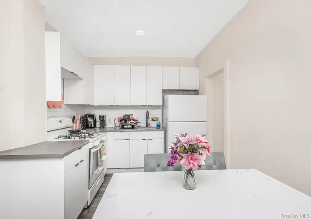 Photo 3 of Multi family home for sale at 865 E 215th Street, New York, NY 10467 | MLS# 1032757 | Listing updated on 2026-07-31