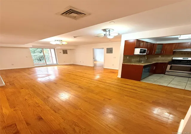 Condo for sale at 14075 Ash Ave #5H, New York, NY 11355 | MLS# 1032762