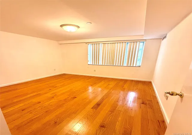 Photo 3 of Condo for sale at 14075 Ash Ave #5H, New York, NY 11355 | MLS# 1032762 | Listing updated on 2026-10-07