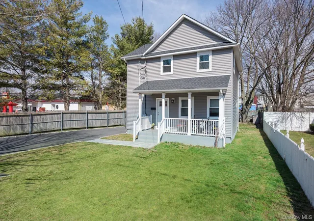 Photo 1 of Single family home for sale at 8 E 14th Street, Huntington, NY 11746 | MLS# 1032766 | Listing updated on 2026-07-31