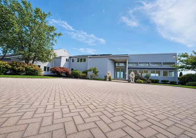 Photo 3 of Single family home for sale at 170 S Penataquit Ave, Islip, NY 11706 | MLS# 1032772 | Listing updated on 2026-09-05
