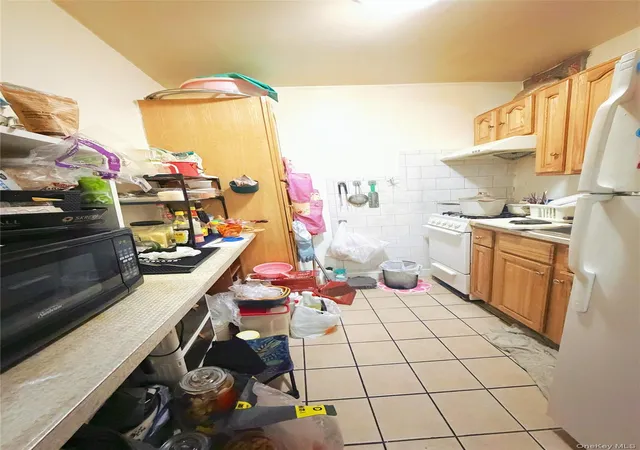 Listing Photo 5 - Condo for sale in building located at 4343 Kissena Blvd, New York, NY 11355 - Unit #502