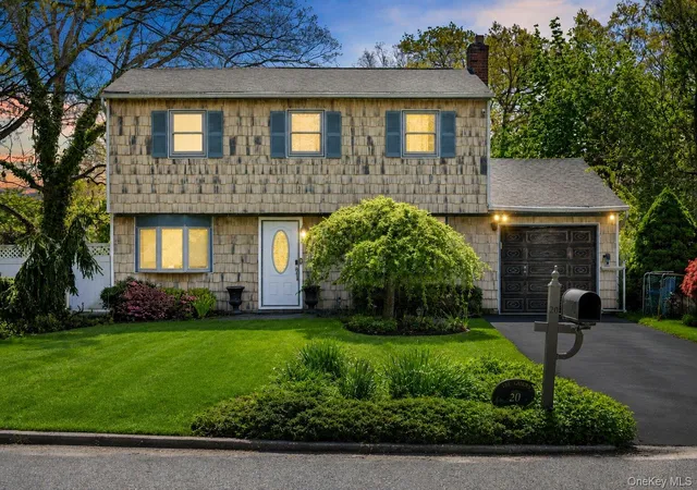 Photo 1 of Sale Pending at 20 Revere Cir, Brookhaven, NY 11776 | MLS# 1032783 | Listing updated on 2026-08-25