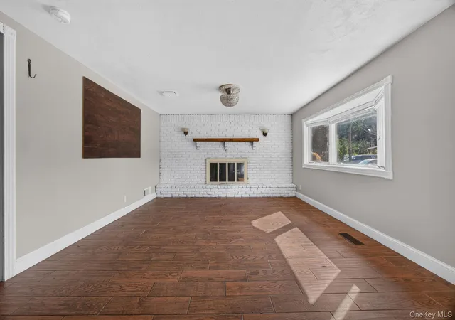 Photo 2 of Sale Pending at 20 Revere Cir, Brookhaven, NY 11776 | MLS# 1032783 | Listing updated on 2026-08-25
