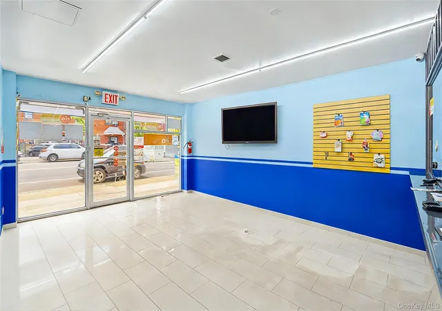 Listing Photo 4 - Condo for sale in building located at 9807 37th Ave, New York, NY 11368