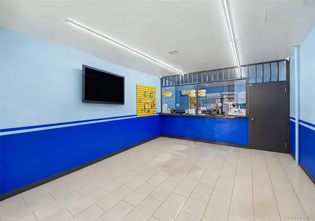 Listing Photo 5 - Condo for sale in building located at 9807 37th Ave, New York, NY 11368