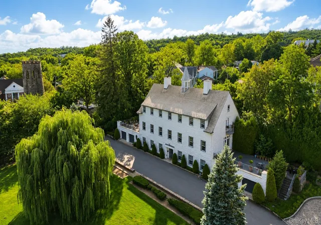 Photo 2 of Mansion for sale at 79 Flagg Ct, New York, NY 10304 | MLS# 1032793 | Listing updated on 2026-09-04
