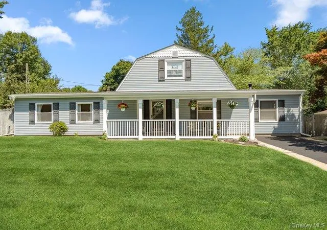Photo 2 of Sale Pending at 1 Grendon Ln, Brookhaven, NY 11738 | MLS# 1032807 | Listing updated on 2026-09-19